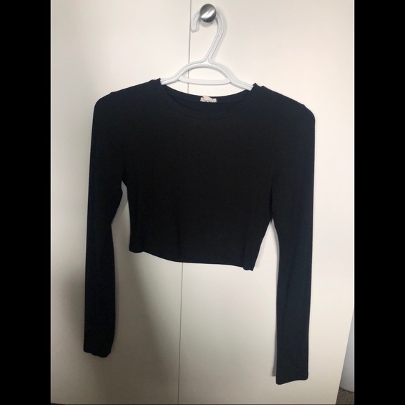 Black cropped long sleeve from Garage - Picture 1 of 1